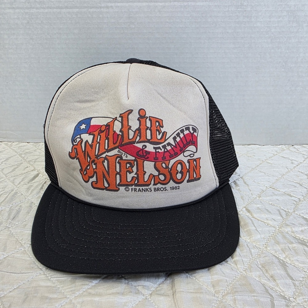 Vintage 1982 Willie Nelson And Family Snapback Mesh Trucker Hat Mint